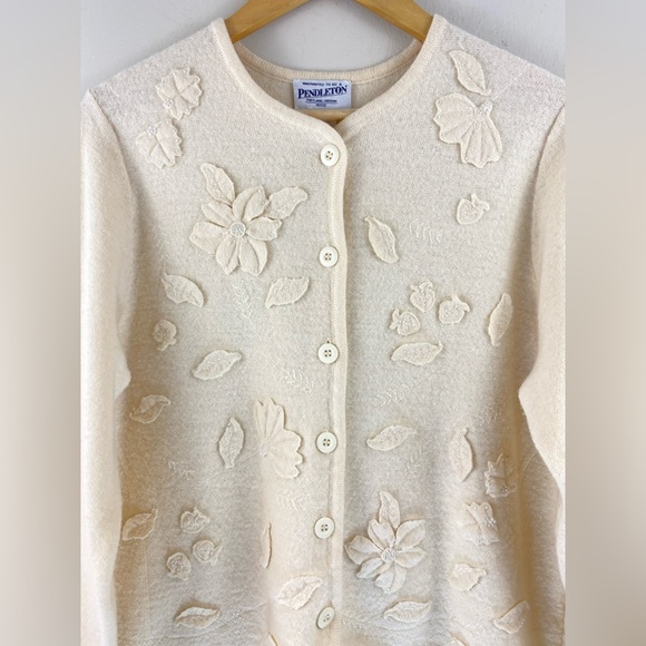 Pendleton Women’s Sz LP Cardigan Sweater Floral Bead Design Ivory Merino Wool - Picture 3 of 8